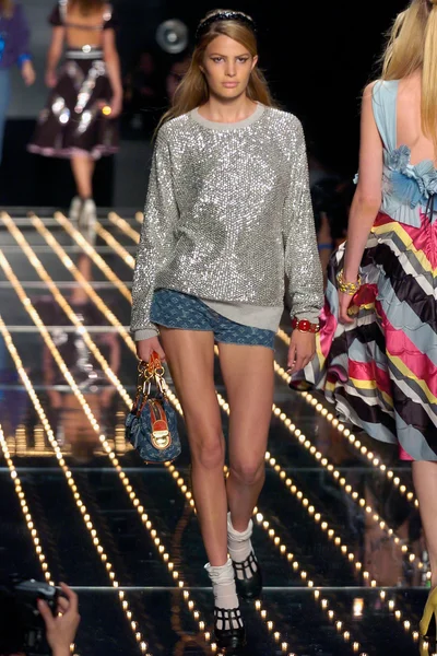 Look 49